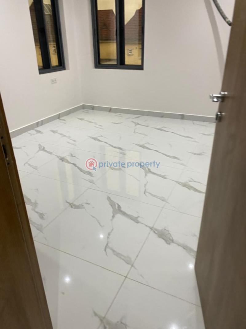 3 bedroom Block Of Flats For Rent Queen Street Alagomeji Yaba Lagos - 5