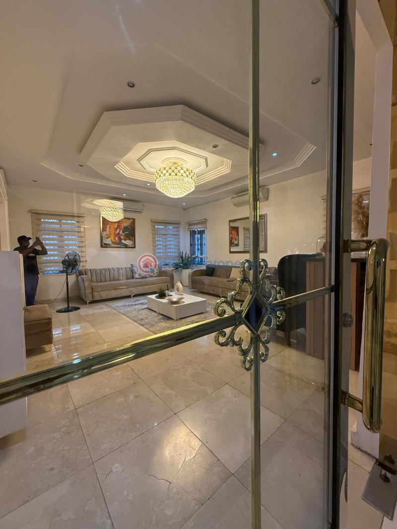 5 bedroom Maisonette For Sale Aerodrome Gra Samonda Ibadan Oyo - 1