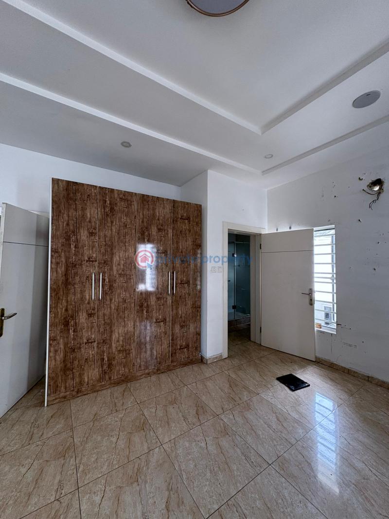 Luxury masters bedroom - 6 1 bedroom Shared Apartment For Rent Nice Estate Along Lekki Expressway Lagos - 6
