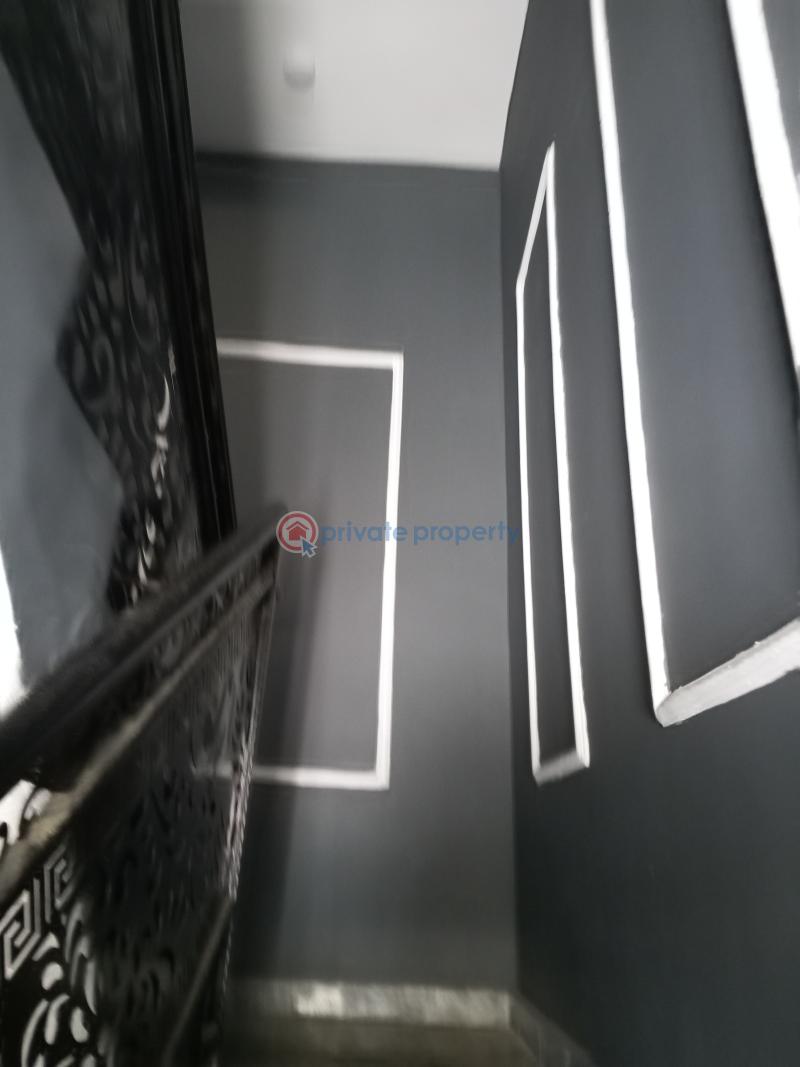 2 bedroom Block Of Flats For Rent Divine Avenue Bucknor Estate Bucknor Estate Isolo Lagos - 3