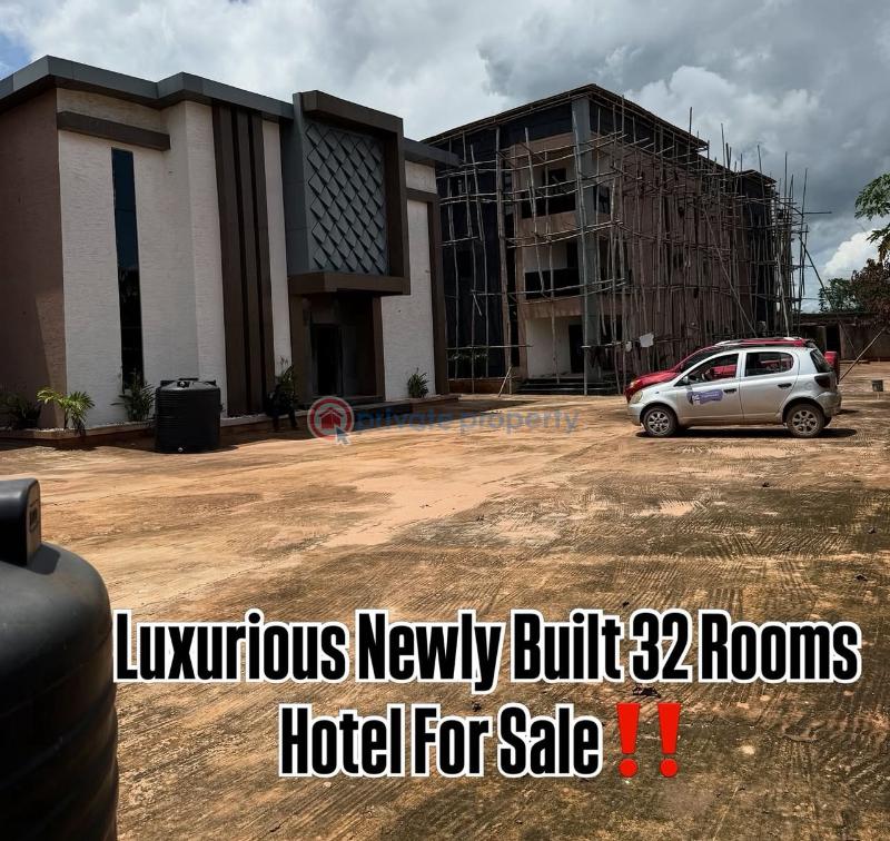 10 bedroom Hotel For Sale Eagle Road, After Egba Junction Off Benin Auchi Expressway, Benin Edo