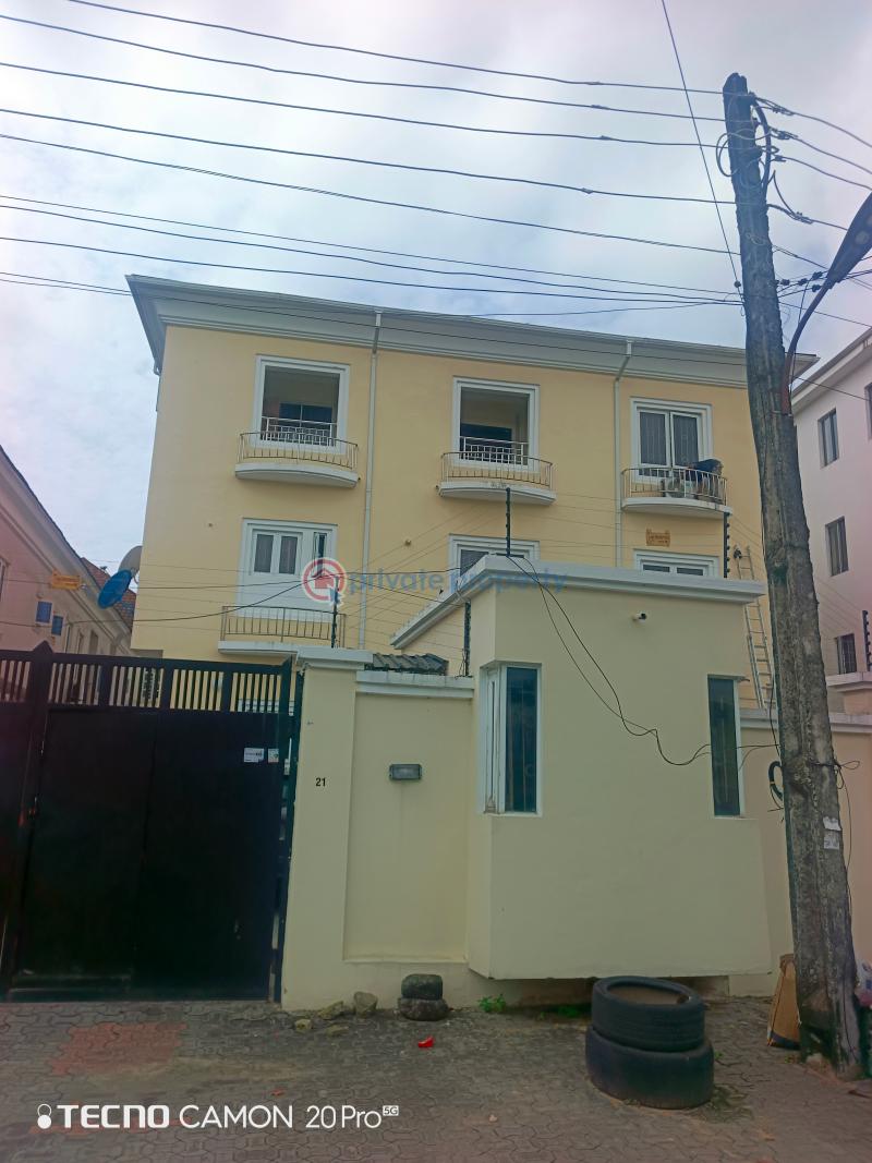 3 bedroom Flat & Apartment For Rent In A Secure Call To Enter Estate Agungi Lekki Lagos