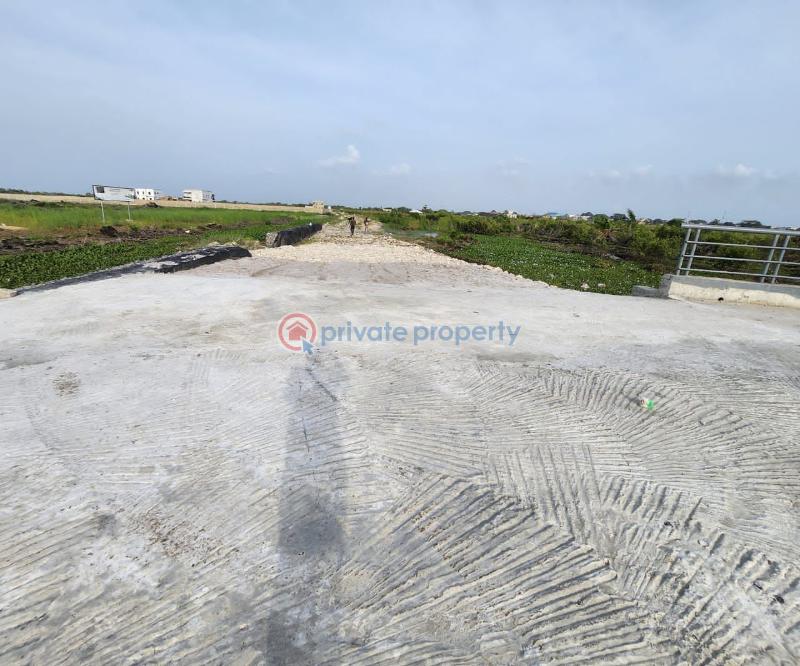 Land For Sale Crown Estate Emperor Estate Novare Shoprite Mall Lagos Business School Thesaurus Bay Jetty Omu Creek Pelican Resort Lagos Island  - 5