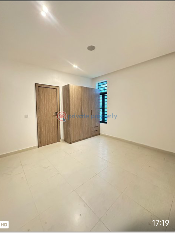 3 bedroom Block Of Flats For Sale Osapa London Lekki Lagos - 2