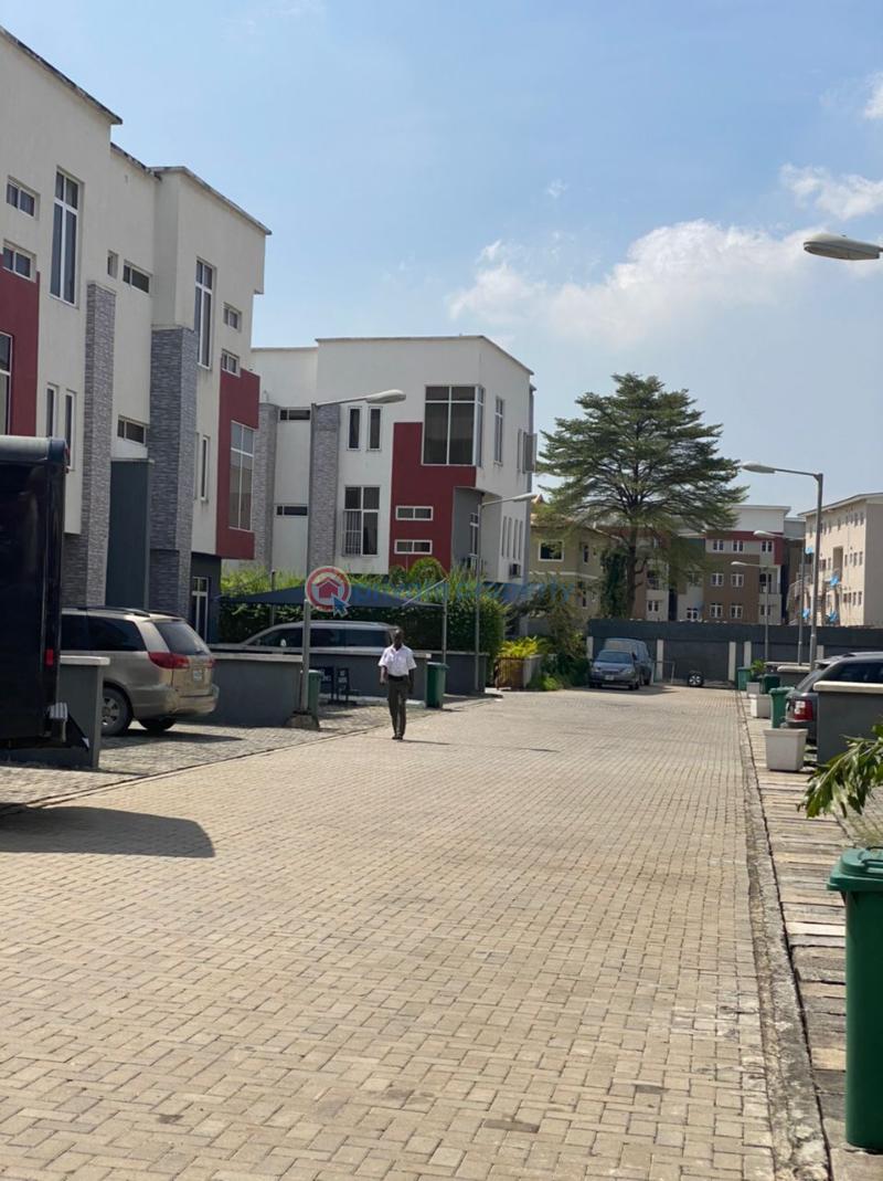 4 bedroom Duplex For Sale Osapa Lekki Lagos - 0