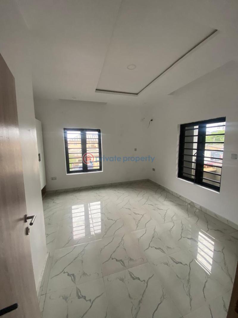 1 bedroom Mini Flat For Rent Walking Distance To The Expressway Agungi Lekki Lagos