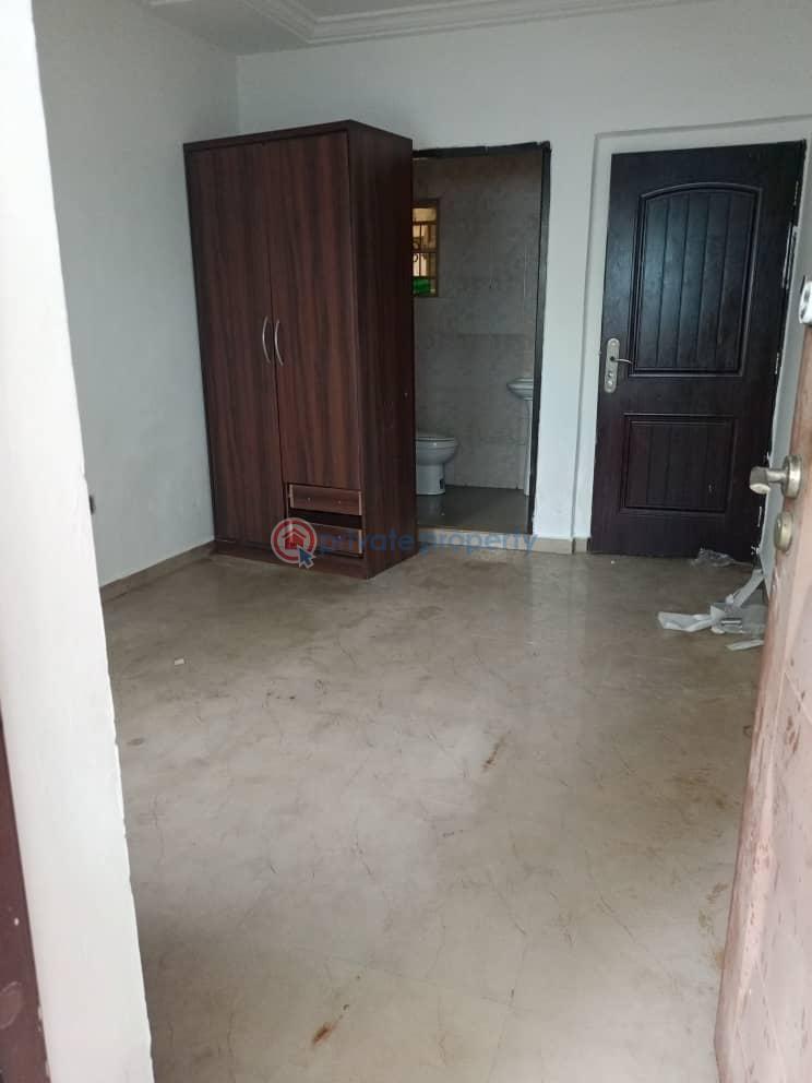 1 bedroom Shared Apartment For Rent Jakande By 1st Gate Bus Stop Lekki Lagos