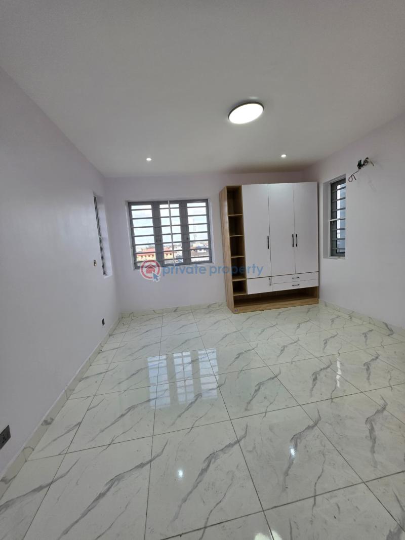 2 bedroom Block Of Flats For Sale Adeniyi Jones Secured Estate Adeniyi Jones Ikeja Lagos - 5