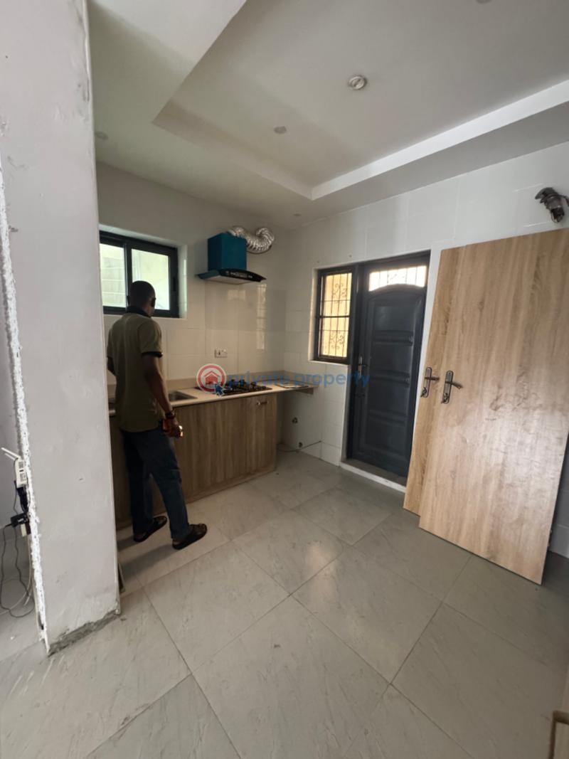 2 bedroom Block Of Flats For Rent Gbangbala Ikate Elegushi Lekki Lagos - 1