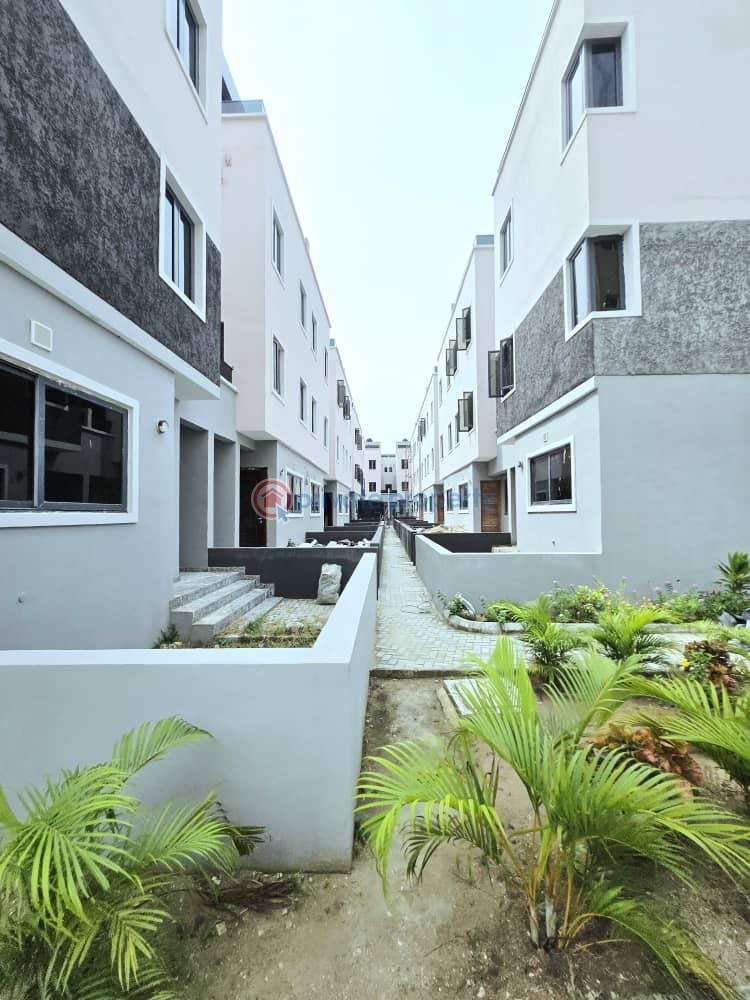 4 bedroom Terraced Duplex For Sale Lekki Phase 1 Lagos - 2