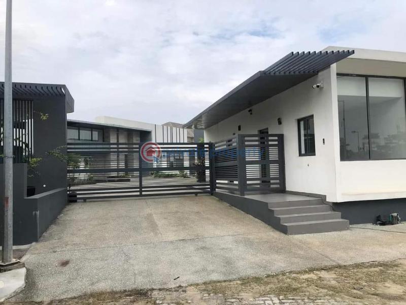 Luxury waterfront 6 bedroom fully furnished detached mansion with guest charlet, swimming pool & a private jetty on a land size of over 3,800sqm - 1 6 bedroom Detached Duplex For Sale Banana Island Ikoyi Lagos - 1