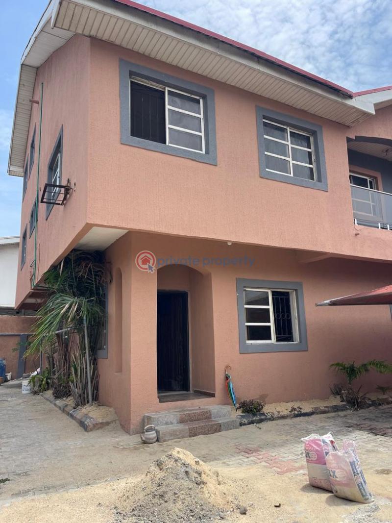 4 bedroom Semi detached Duplex For Rent Lekki Right Side Lekki Phase 1 Lagos - 1
