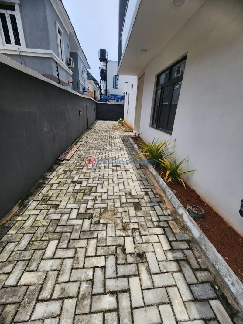 4 bedroom Terraced Duplex For Sale Chevron Drive Lekki Lagos - 15