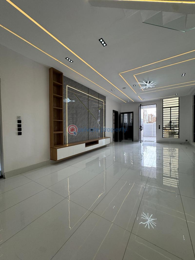 Magnificent 5 bedroom detached duplex with a pool for sale - 3 5 bedroom Detached Duplex For Sale Ajah Lagos - 3