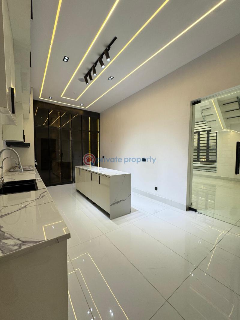 Magnificent 5 bedroom detached duplex with a pool for sale - 13 5 bedroom Detached Duplex For Sale Ajah Lagos - 13
