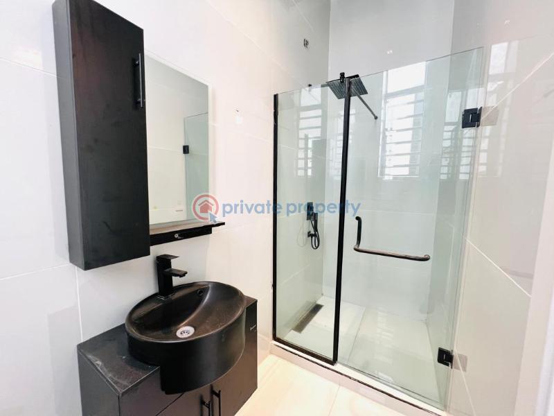 Magnificent 5 bedroom fully detached duplex with swimming pool, - 12 5 bedroom Detached Duplex For Sale Chevron Drive Lekki Lagos - 12