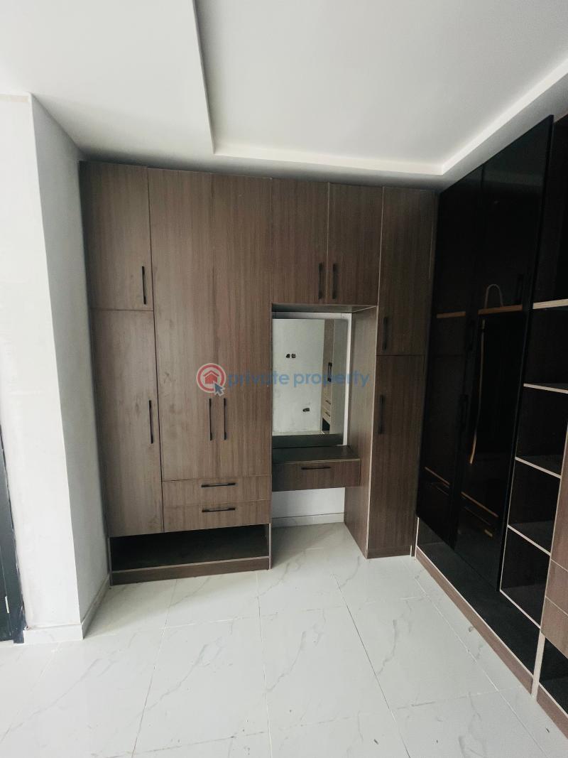 5 bedroom Semi detached Duplex For Sale Executive 5 Bedroom Semi Detached Duplex With A Bq And Private Compound Magodo GRA Phase 2 Kosofe/Ikosi Lagos - 9