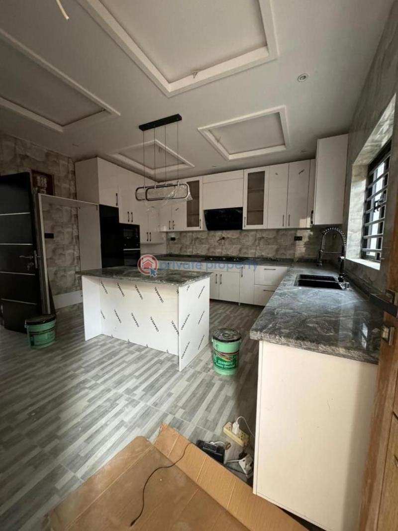 5 bedroom Semi detached Duplex For Sale Executive 5 Bedroom Semi Detached Duplex With A Bq And Private Compound Magodo GRA Phase 2 Kosofe/Ikosi Lagos - 4