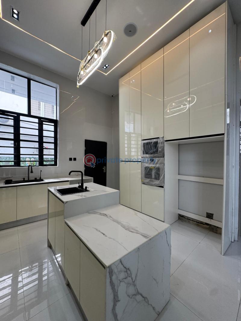 Magnificent 5 bedroom with a private pool - 1 5 bedroom Detached Duplex For Sale Chevron Drive Lekki Lagos - 1