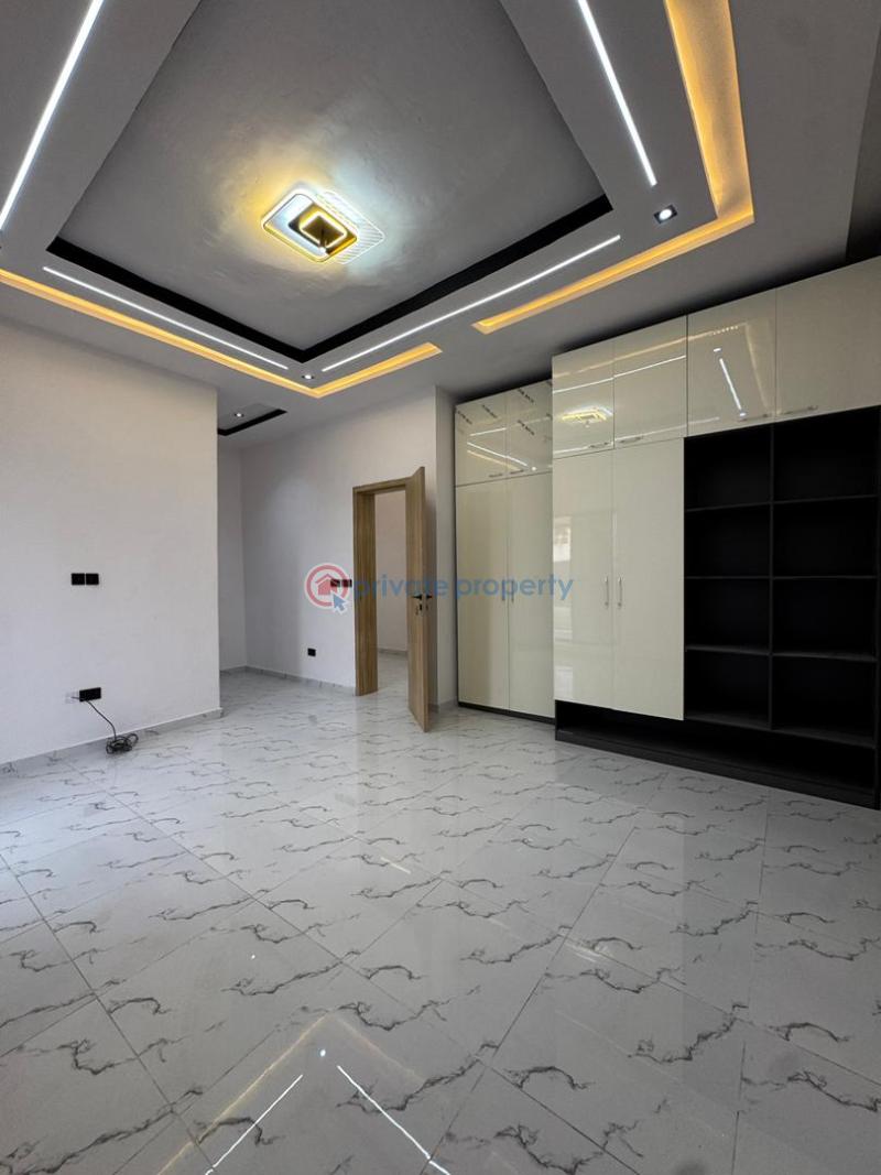 5 bedroom Detached Duplex For Sale Chevron Drive Lekki Lagos - 1