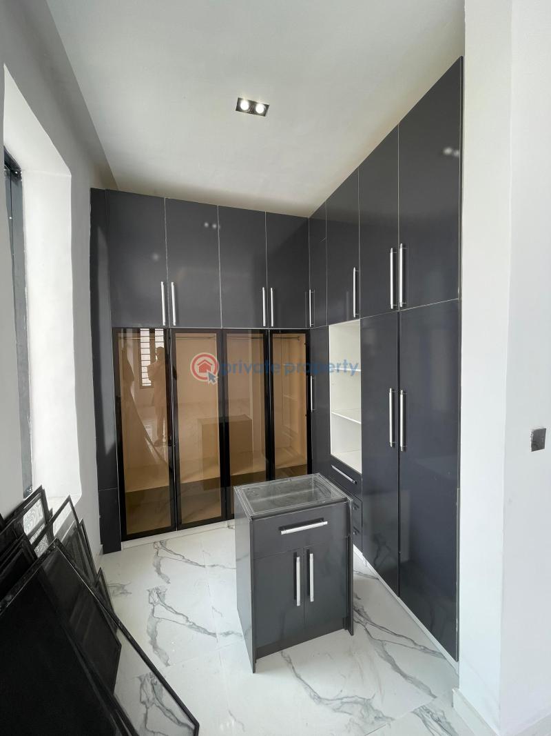 5 bedroom Detached Duplex For Sale Pinnock Beach Estate Osapa Lekki Lagos - 13