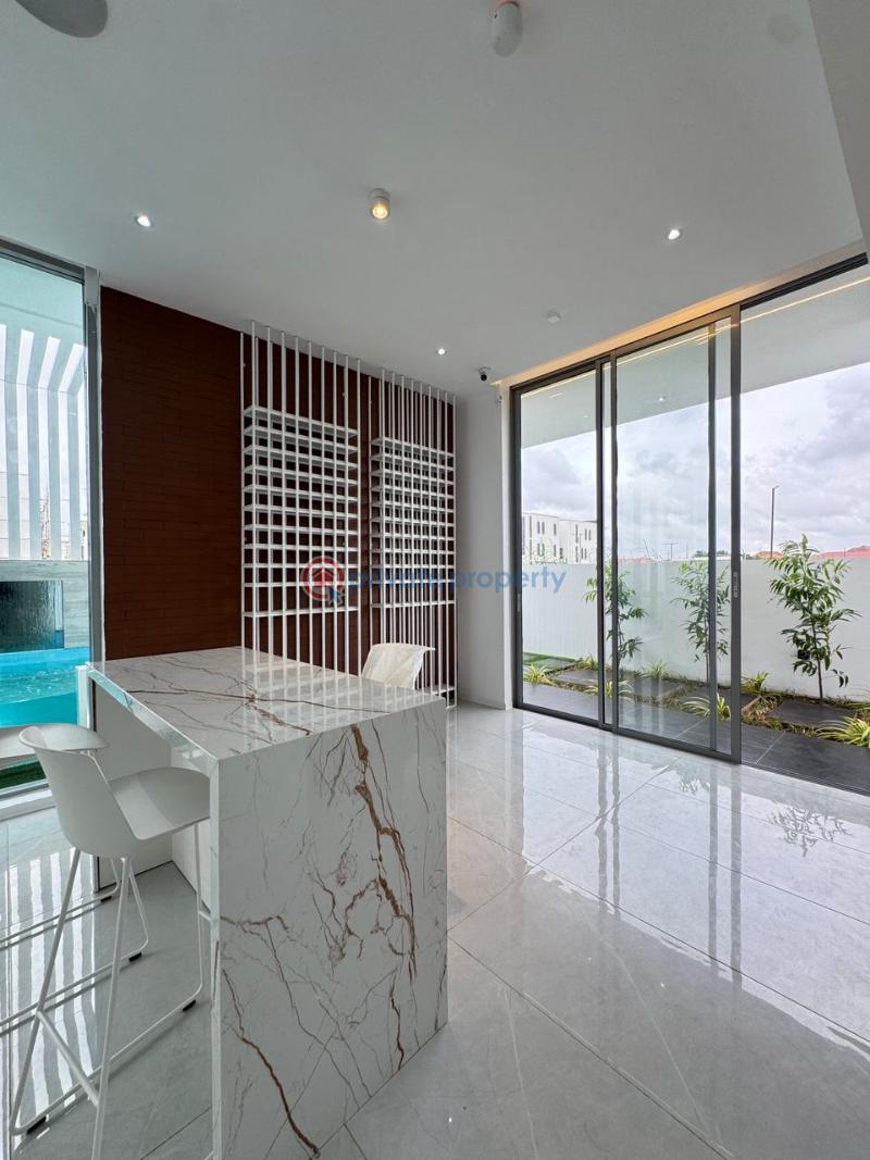 Magnificent 5 beds detached duplex  with a private pool, lounge, elevator, cinema & gym - 6 5 bedroom Detached Duplex For Sale Ikate Lekki Lekki Lagos - 6