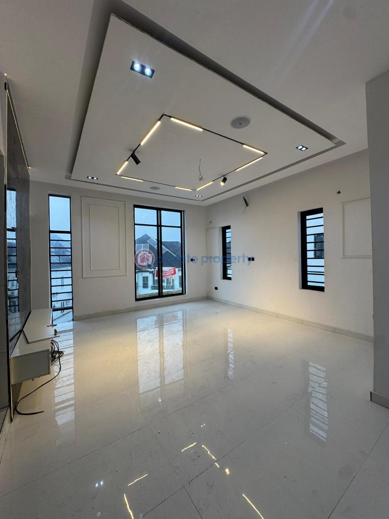 Magnificent 5 beds with a bq on two floors - 5 5 bedroom Detached Duplex For Sale Orchid Road Lekki Lagos - 5