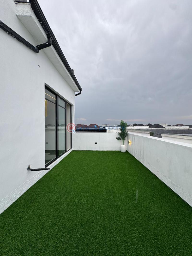 Magnificent 5 beds with a gym & pool on two floors - 12 5 bedroom Detached Duplex For Sale Orchid Road Lekki Lagos - 12