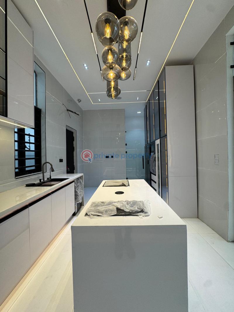 Magnificent 5 beds with a pool & bq - 17 5 bedroom Detached Duplex For Sale Orchid Road Lekki Lagos - 17