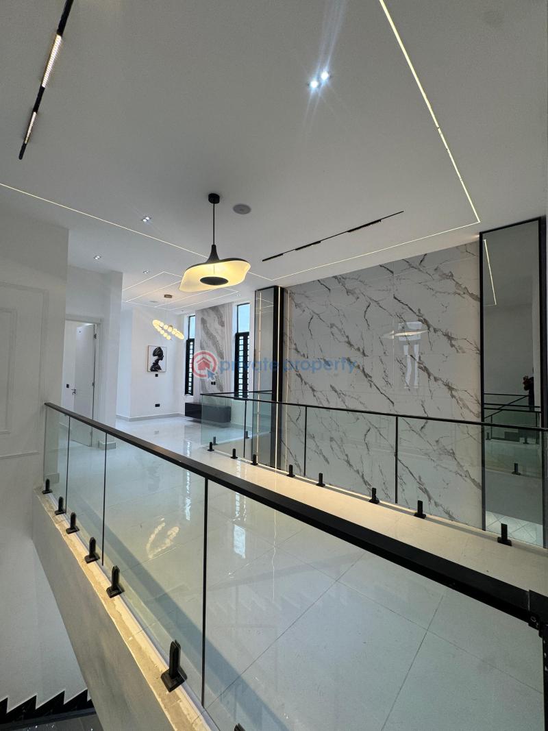 Magnificent 5 beds with a pool & bq - 8 5 bedroom Detached Duplex For Sale Orchid Road Lekki Lagos - 8