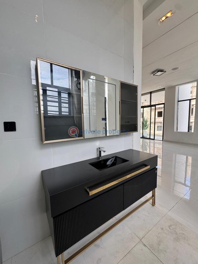 Magnificent 5 beds with a private pool - 2 5 bedroom Detached Duplex For Sale Chevron Lekki Lekki Lagos - 2