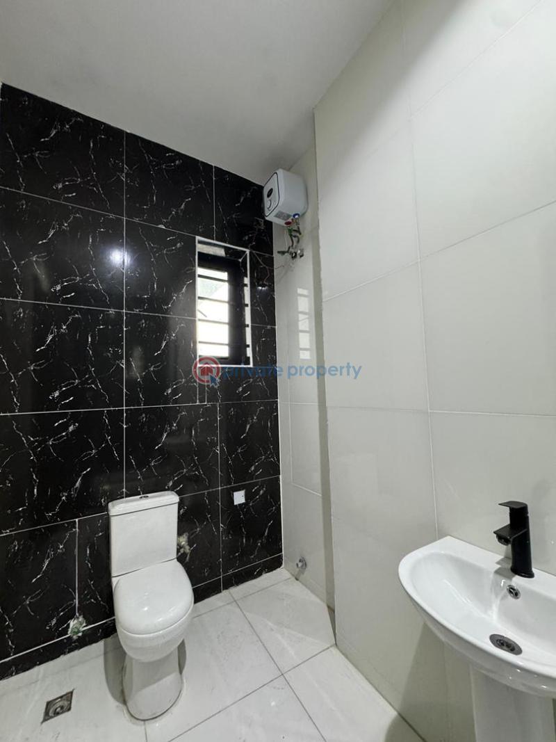 Magnificent 5 beds with a private pool - 5 5 bedroom Detached Duplex For Sale Orchid Road Lekki Lagos - 5