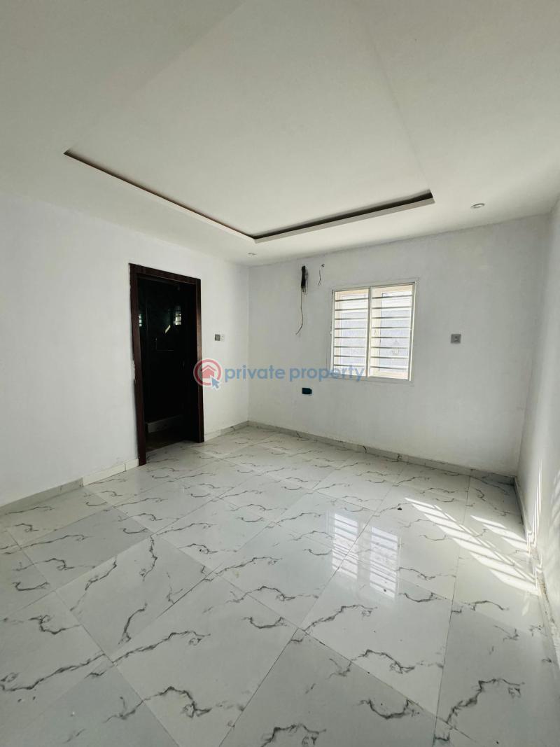 6 bedroom Detached Duplex For Sale Magodo Phase 1 Magodo Kosofe/Ikosi Lagos - 2