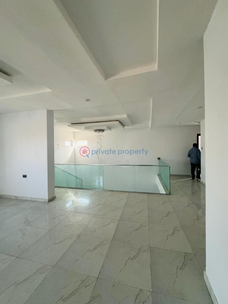 6 bedroom Detached Duplex For Sale Magodo Phase 1 Magodo Kosofe/Ikosi Lagos - 3
