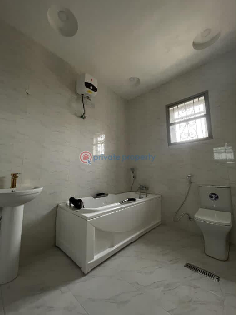 6 bedroom Detached Duplex For Sale Gowon Estate Egbeda Alimosho Lagos - 4