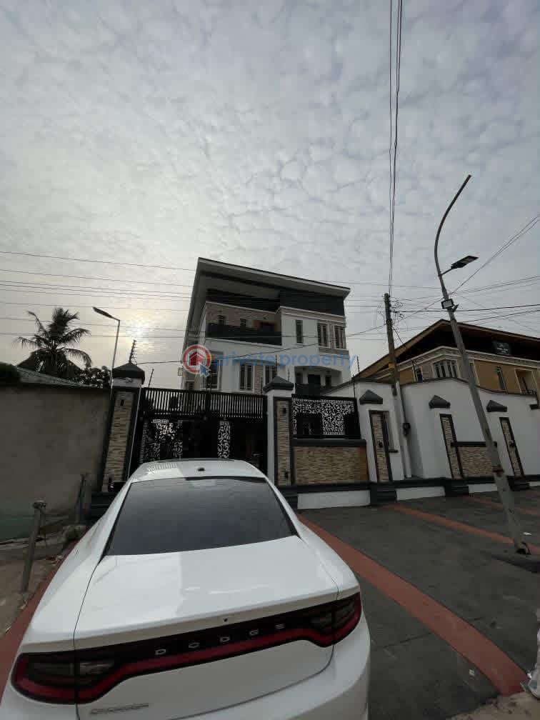 6 bedroom Detached Duplex For Sale Gowon Estate Egbeda Alimosho Lagos - 1