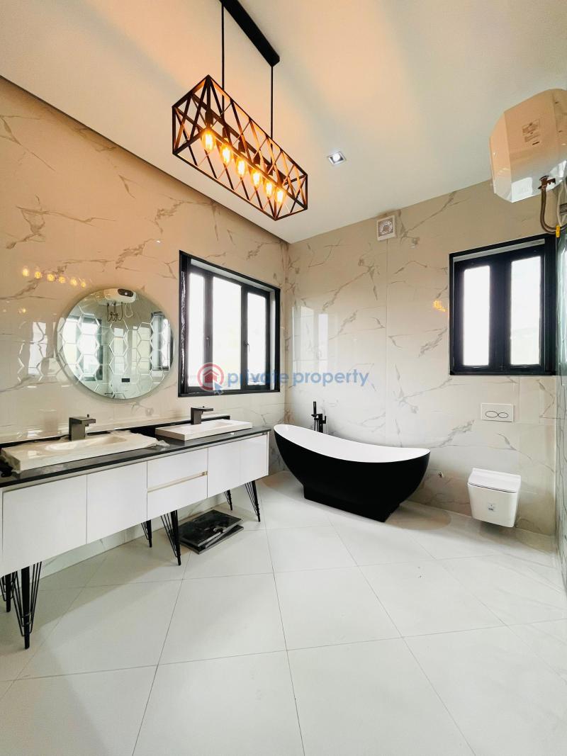 6 bedroom Detached Duplex For Sale Osapa Lekki Lagos - 1