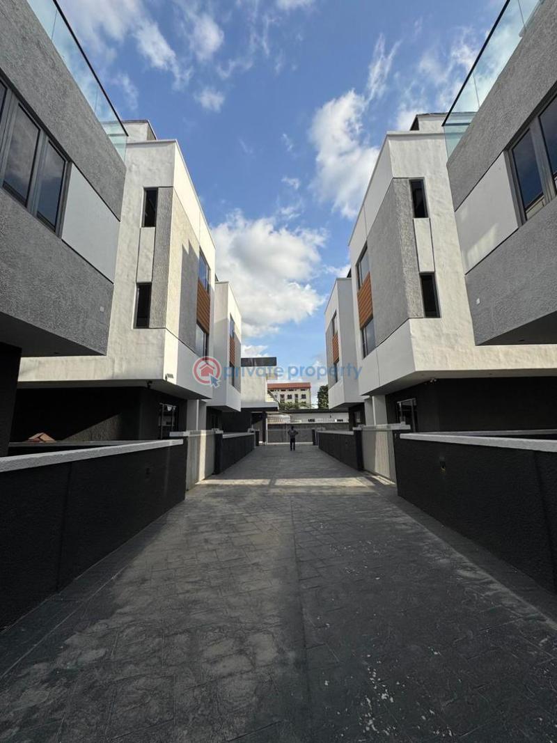 4 bedroom Semi detached Duplex For Sale In An Estate Adeniyi Jones Ikeja Lagos - 7