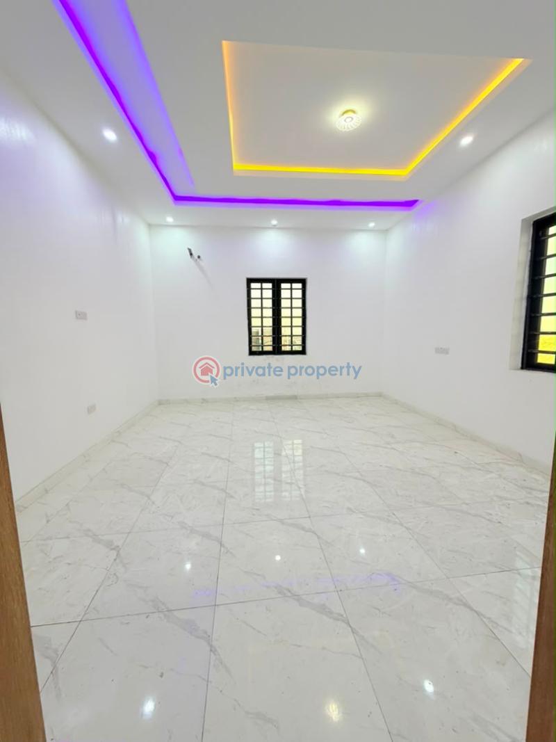 5 bedroom Detached Duplex For Sale Magnificently Built 5 Bedroom Fully Detached Duplex With A Room Bq, Magodo Gra Phase 2 Magodo GRA Phase 2 Kosofe/Ikosi Lagos - 4