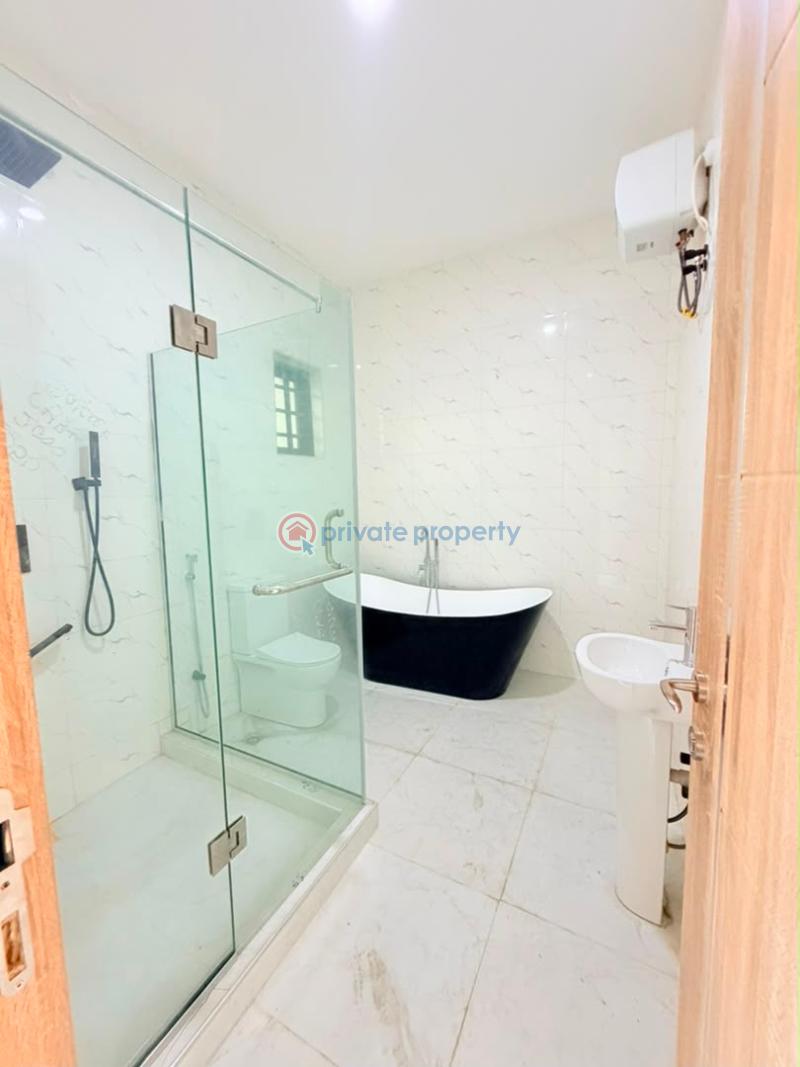 5 bedroom Detached Duplex For Sale Magnificently Built 5 Bedroom Fully Detached Duplex With A Room Bq, Magodo Gra Phase 2 Magodo GRA Phase 2 Kosofe/Ikosi Lagos - 5