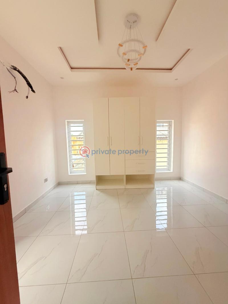 5 bedroom Detached Duplex For Sale Magodo GRA Phase 1 Ojodu Lagos - 2