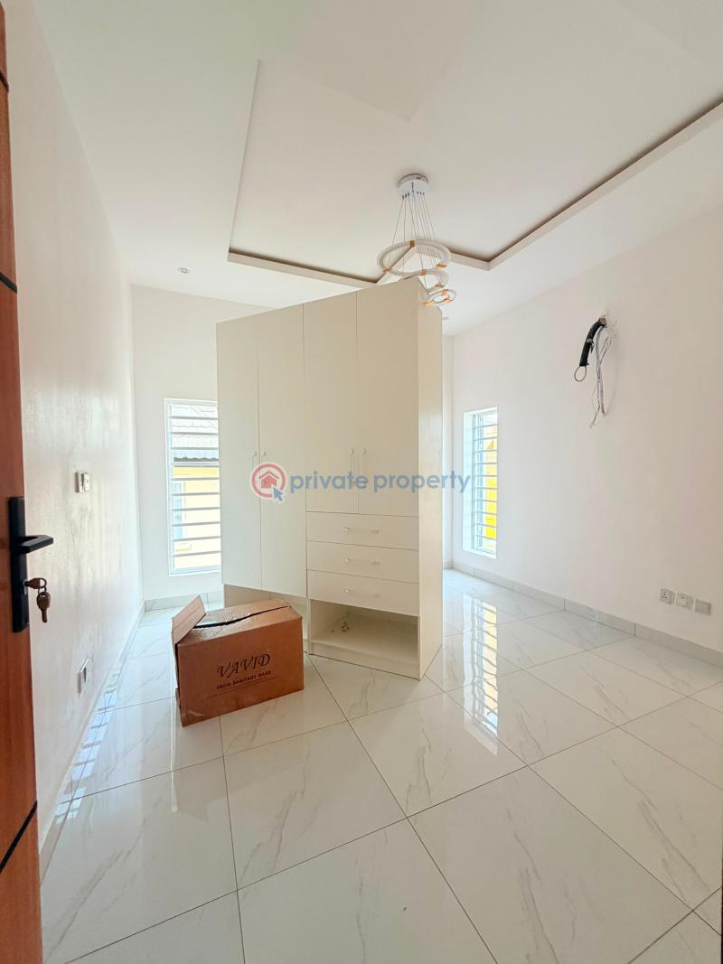 5 bedroom Detached Duplex For Sale Magodo GRA Phase 1 Ojodu Lagos - 1