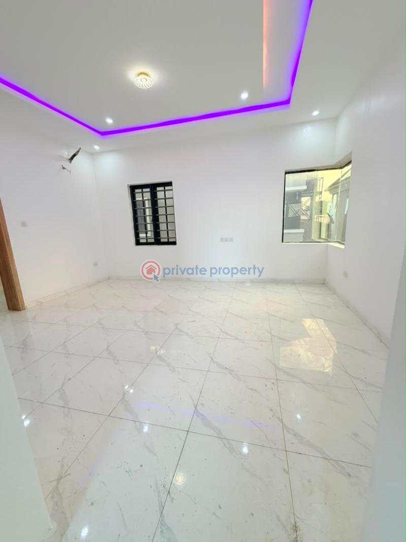 5 bedroom Detached Duplex For Sale Magnificently Built 5 Bedroom Fully Detached Duplex With A Room Bq, Magodo Gra Phase 2 Magodo GRA Phase 2 Kosofe/Ikosi Lagos - 9