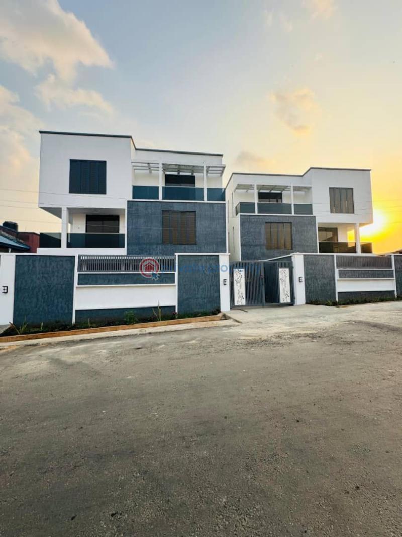 5 bedroom Detached Duplex For Sale Omole Phase 1 Gra Omole Phase 1 Ojodu Lagos - 2
