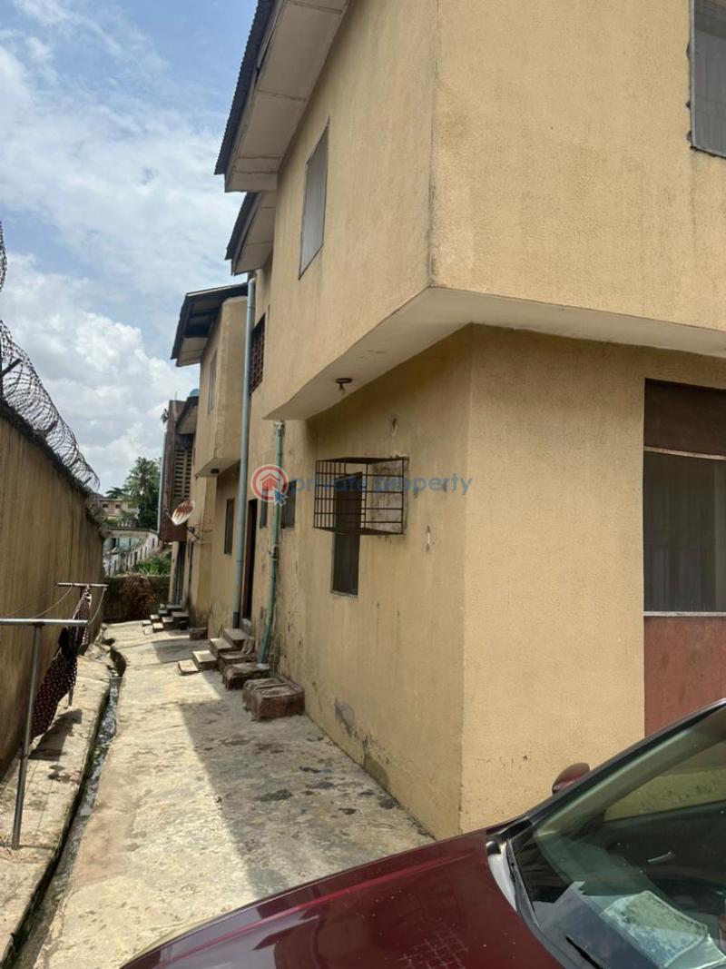 10 bedroom House For Sale Onilekelale Area Cement Ikeja Lagos - 4