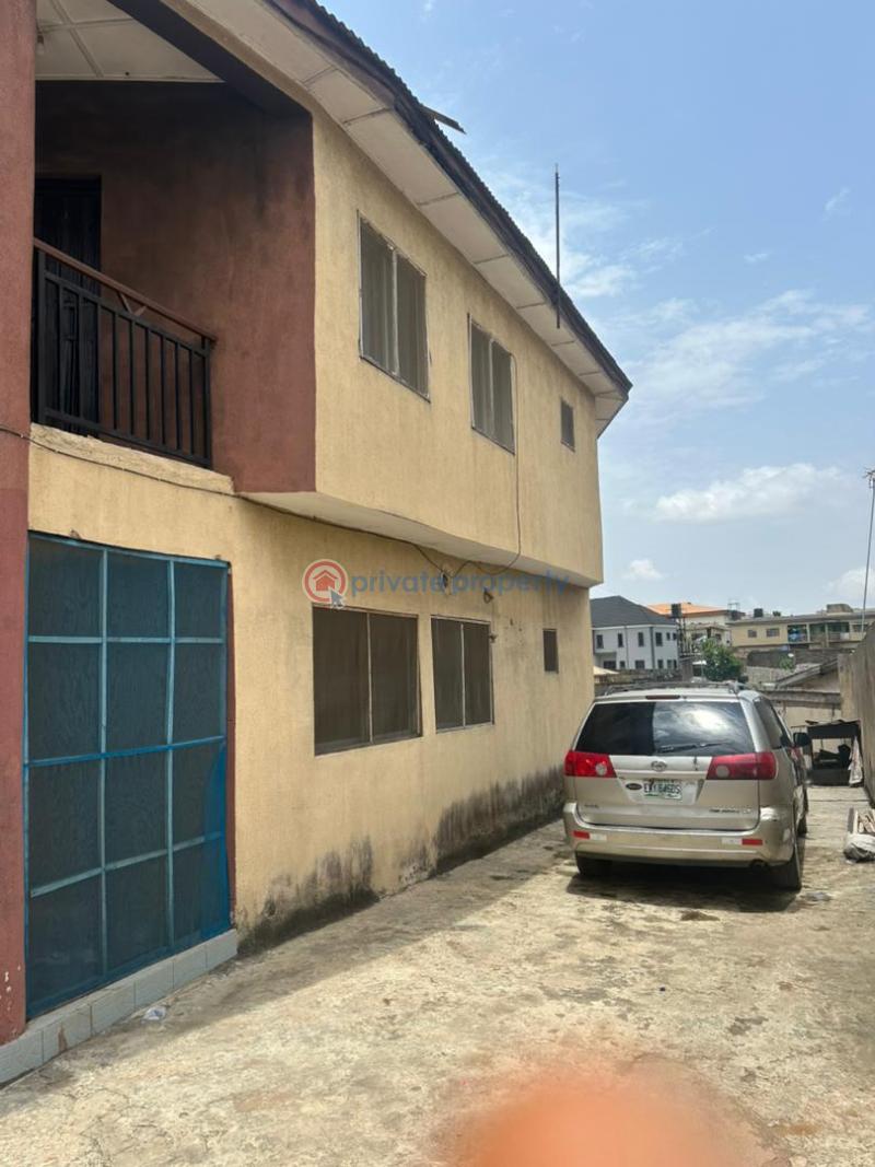 10 bedroom House For Sale Onilekelale Area Cement Ikeja Lagos - 5