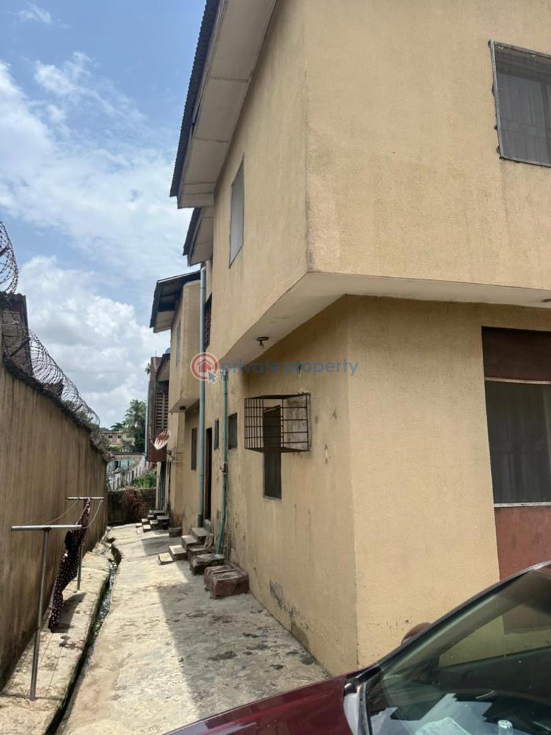 10 bedroom House For Sale Onilekelale Area Cement Ikeja Lagos - 16