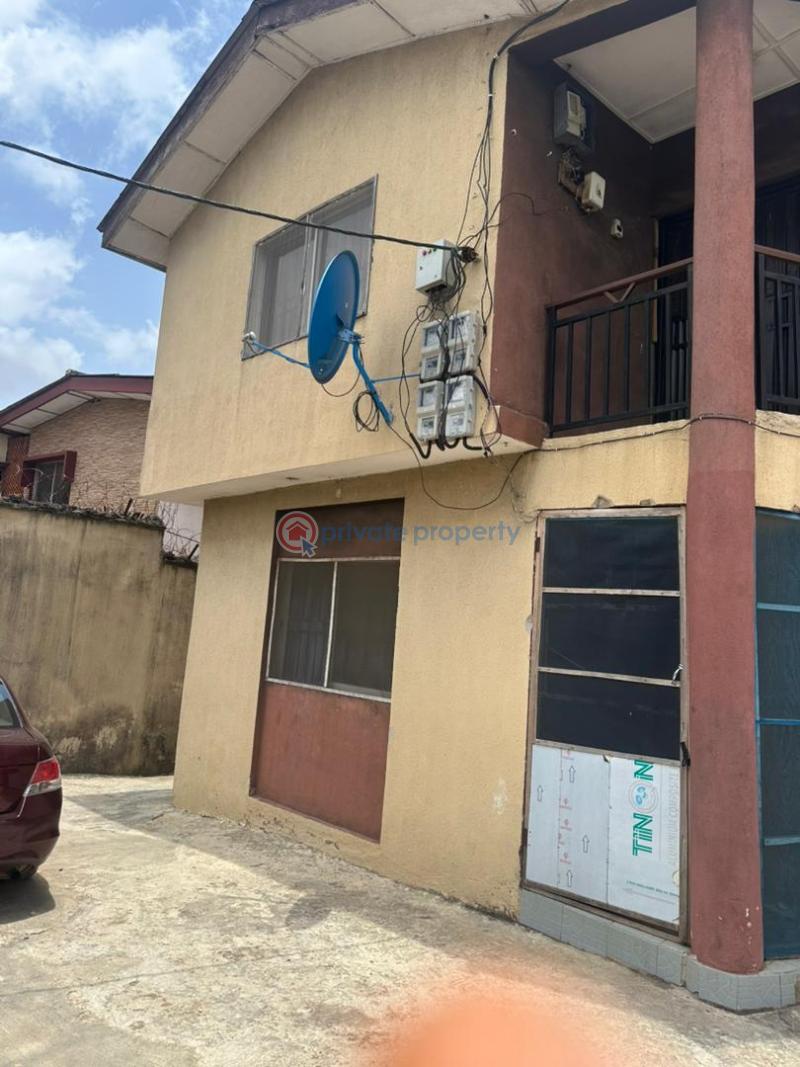 10 bedroom House For Sale Onilekelale Area Cement Ikeja Lagos - 6