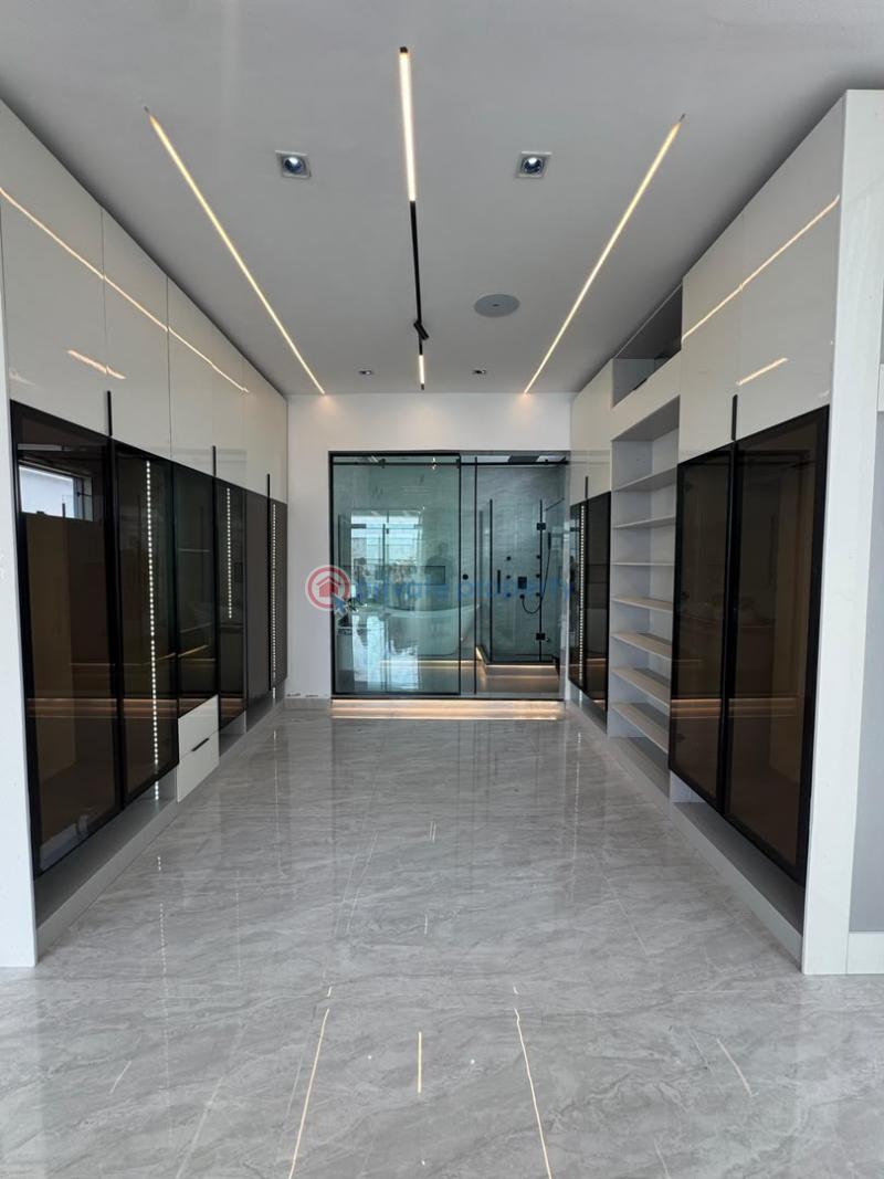5 bedroom Duplex For Sale Osapa Axis Osapa Lekki Lagos - 24
