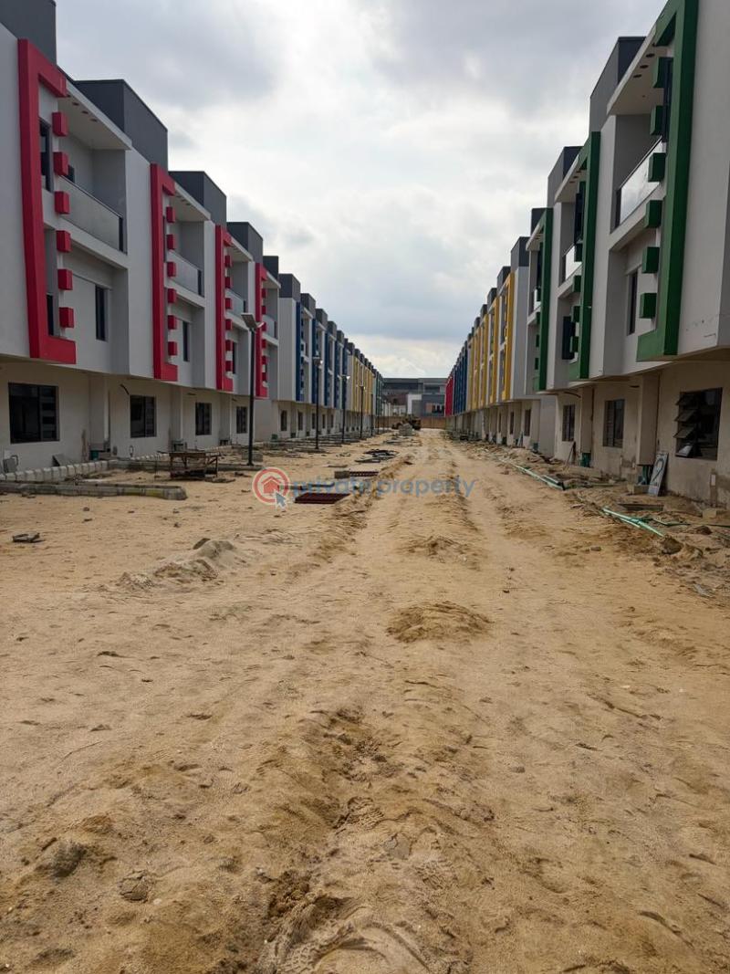 4 bedroom Terrace For Sale . Ogudu GRA Lagos - 3